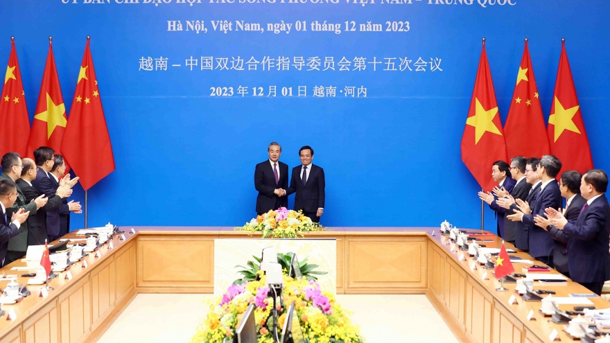 Vietnam and China to develop economic, trade, investment ties steadily